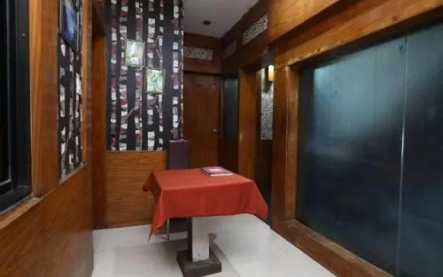 OYO 28644 Hotel Nilanjana