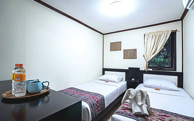 Royal Caravan Hotel Trawas