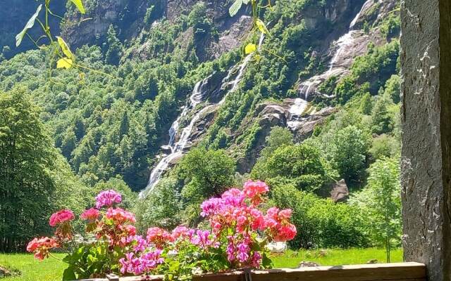 Room-"casa Coerente" Cavergno - Room #2