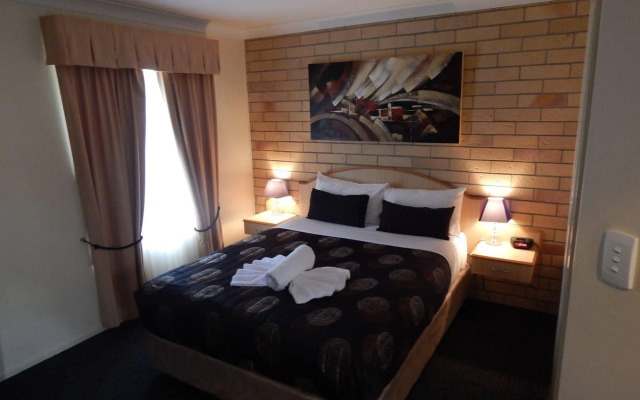 Cotswold Motor Inn
