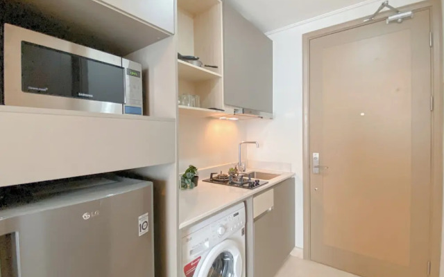 New Furnished Studio At Apartment Gold Coast