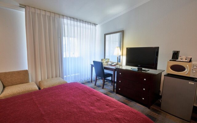 Riverview Inn & Suites