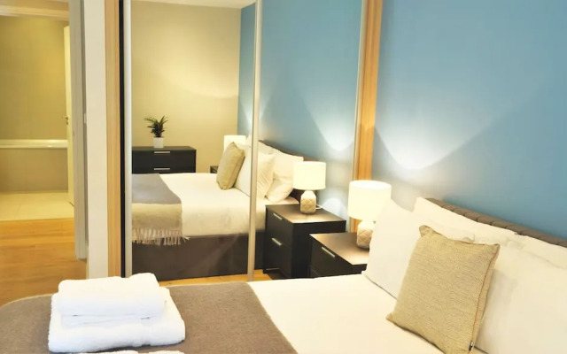 Spacious Elegant Apartments in Southbank
