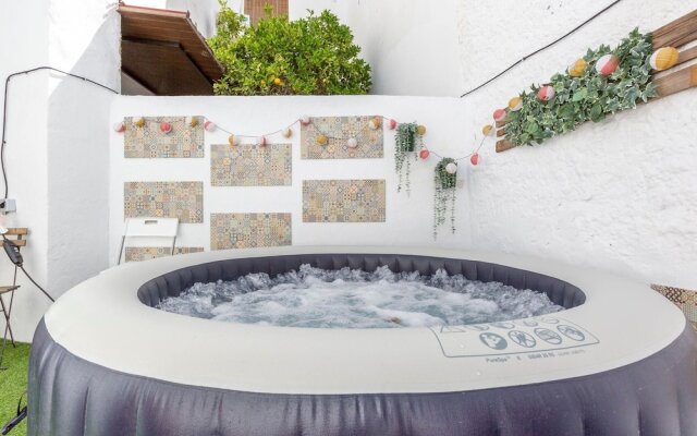 Chic Holiday Home in Benamargosa With Barbecue and Garden