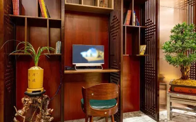 Bayman Holiday Inn Guandu Square Kunming