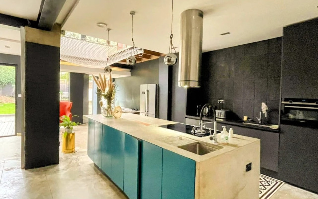 Remarkable 7-bed House in London