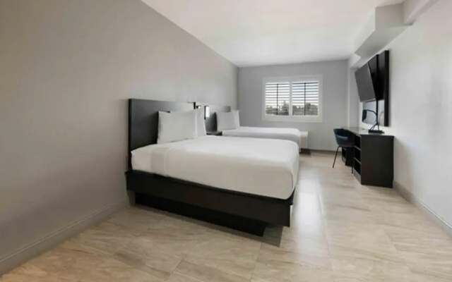 Studio 6  Artesia, CA