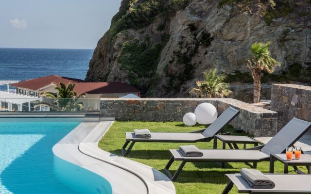 Made By The Sea Villas 17 Bdrm