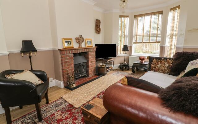 9 Oaklands Terrace
