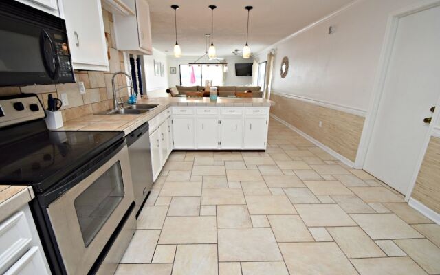 Lagoon Lanai 4 Bedroom Home