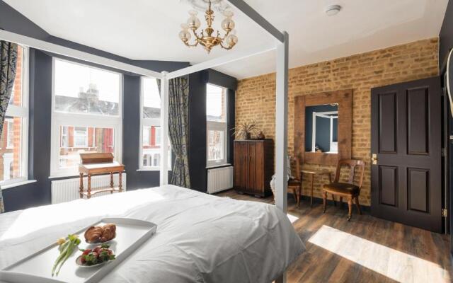 Courcy Road - 7 bedroom - sleeps up to 22
