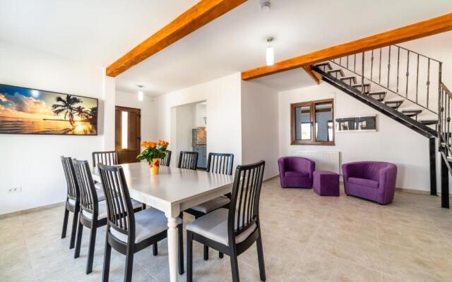 4H Villas