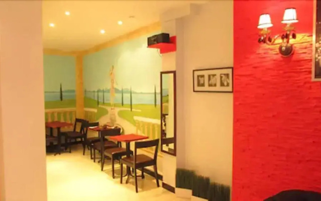 Hotel La Perle Montparnasse