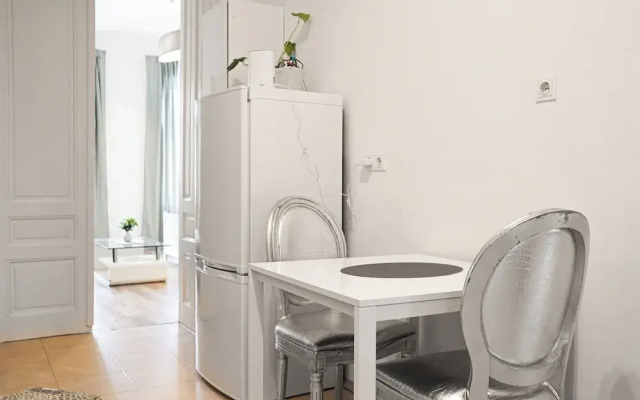 Comfort 2BR Apt Long Stay Friendly