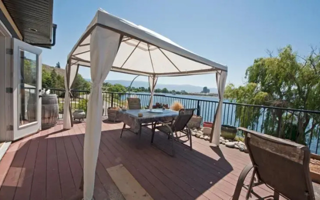 Poplar Point Lakeview Home