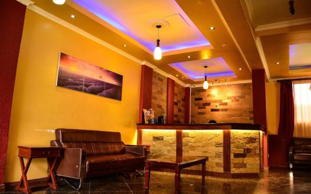 Seasons Airport Hotel