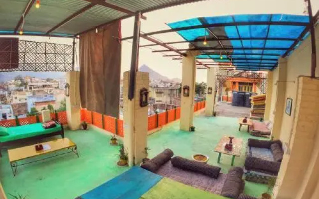 One Light Hostel