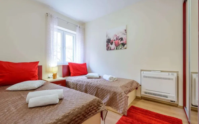 Villa Pave - Six-bedroom Villa With Terrace and Swimming Pool