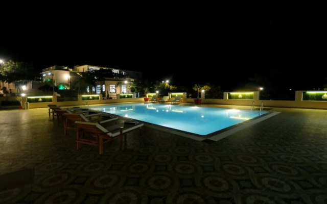 Le Madhulika Maharana Resort & Spa
