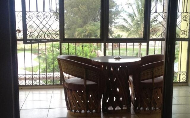 La Puerta Violeta Guest House & Spa