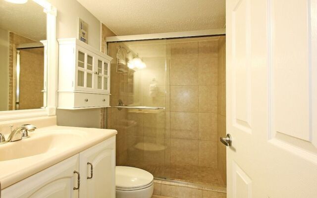 Shoreline 2111 Condo by RedAwning