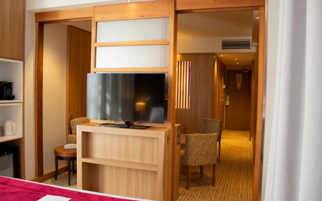 Best Western Plus Le Lavarin