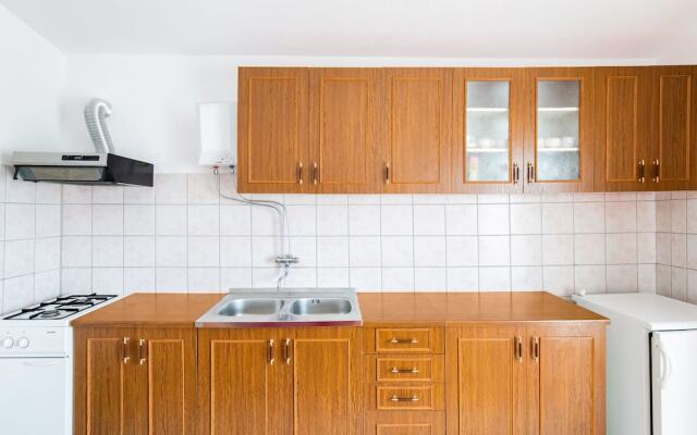 Lovely Apartment in Krneza Near Seabeach