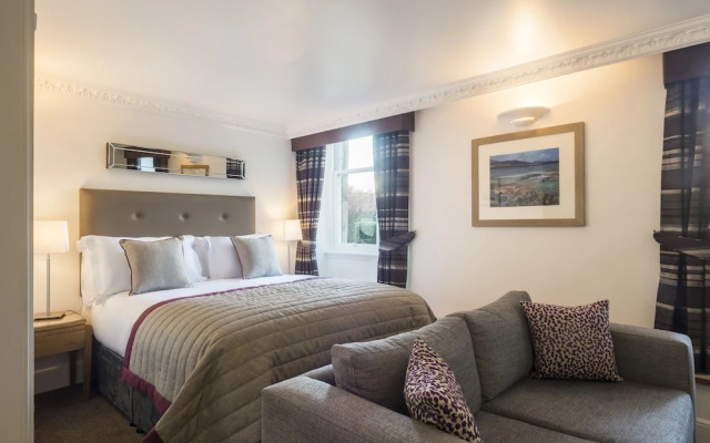 Royal Garden Apartments New Town