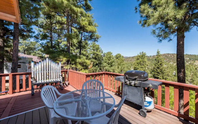 Cowboys Indians and Outlaws - Three Bedroom Cabin
