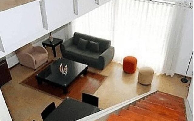 Travelers Orange Suites