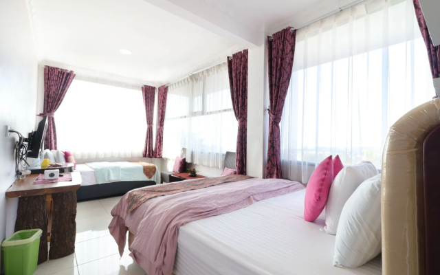 Lembur Incu Syariah Villa by ZUZU
