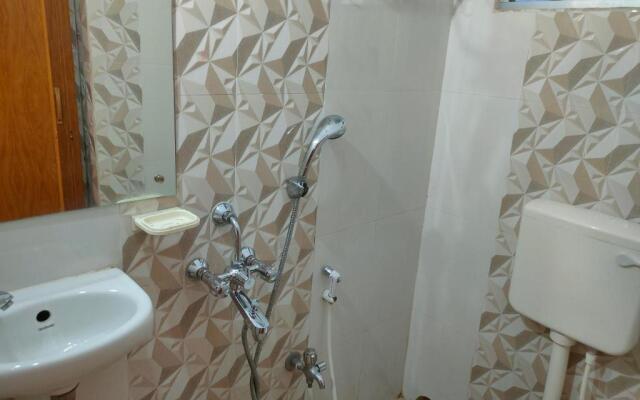 STAYMAKER Mishika Guest House