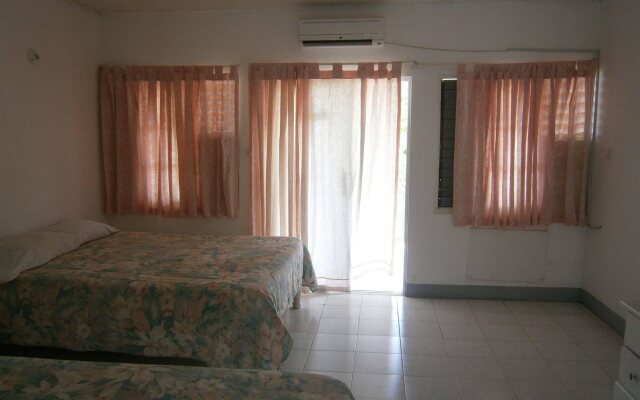 Royale Hummingbird Cliff Hotel