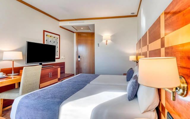 Отель Senator Parque Central