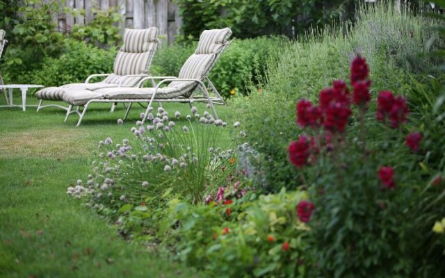 Peerless Hotel & Restaurant