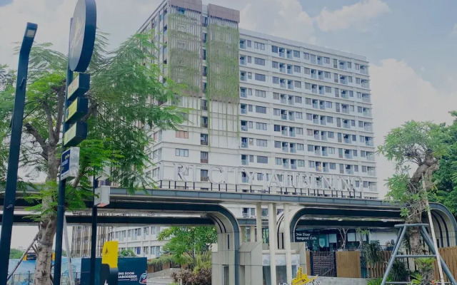 Cozy Studio Apartment At Gateway Park Lrt City Bekasi