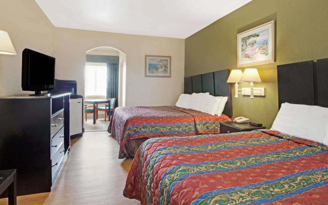 Red Roof Inn Plus+ Galveston - Beachfront