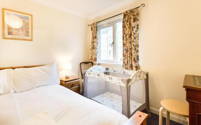 Central & stylish 3 bedroom, 2 bath, free parking