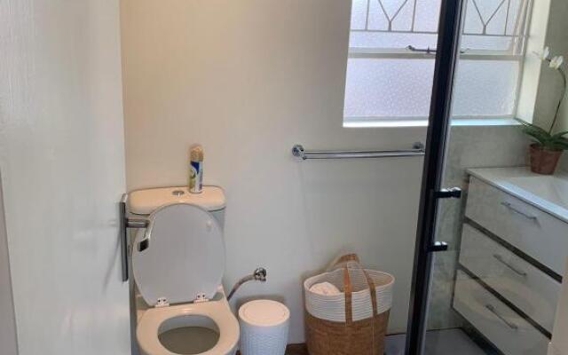 28 at Van Den Bos International Guesthouse