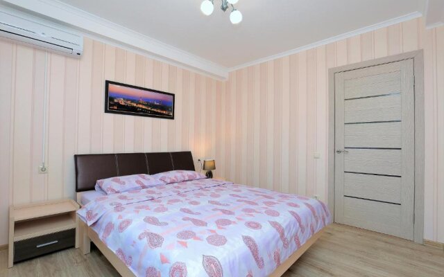 Apartment on Obolonskiy Prospect 16V