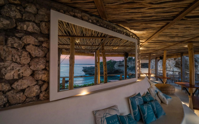 Blue Lagoon Avia Villas