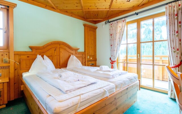 Luxurious Apartment in Saalbach-hinterglemm With Sauna