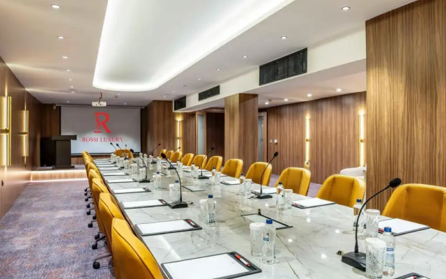 Rossi Luxury Hotel