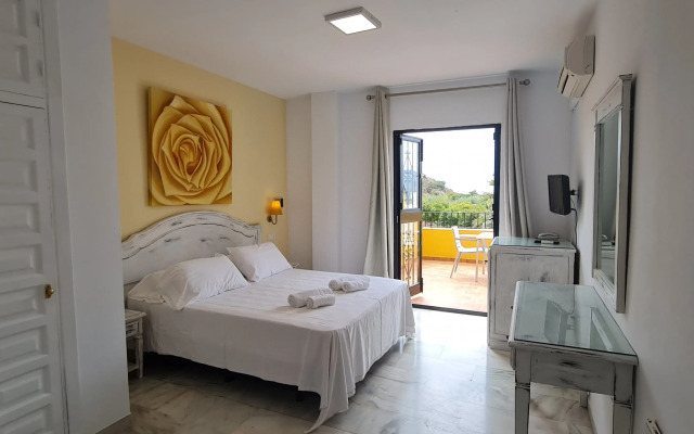 Hotel Playamaro