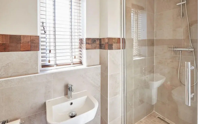 Host Stay Greenfinch Road