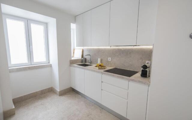 Lovelystay - Chic, Citrus Home - Private Garden And Parking