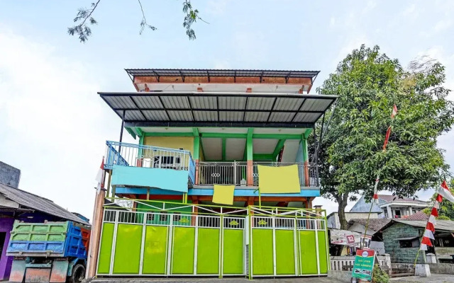 OYO 91572 Kost Esklusif Barokah