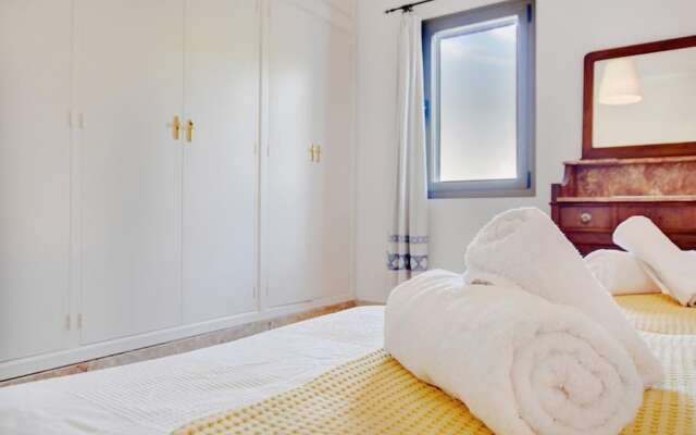 Villa - 3 Bedrooms with Pool and WiFi - 107897