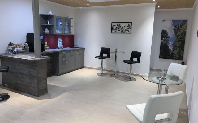 Apartment Ahsbahs Suite near Airport