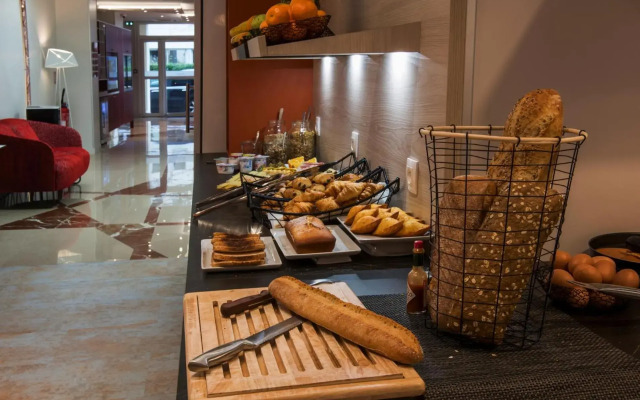 Hôtel Mercure Paris Pont de Levallois Neuilly